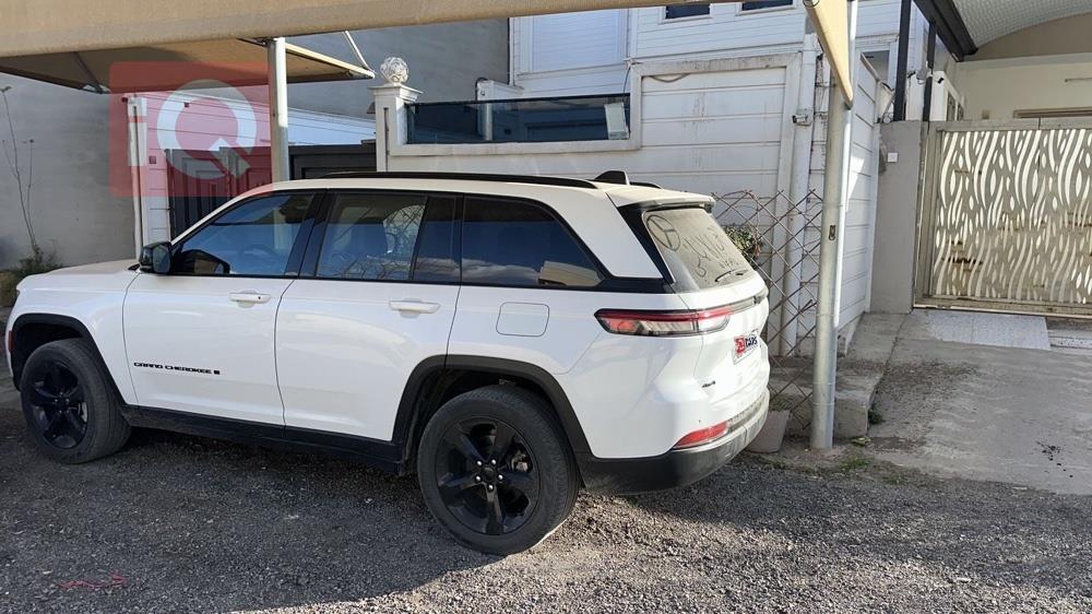 جيب جراند شيروكي